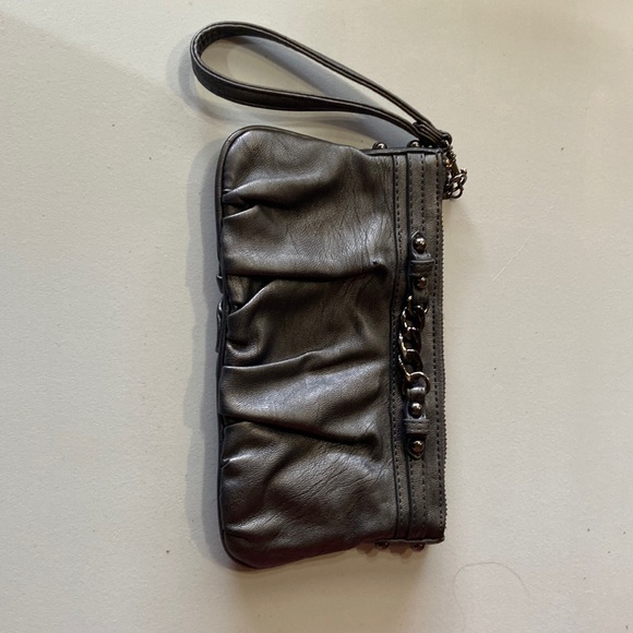 Express wristlet - Picture 1 of 4